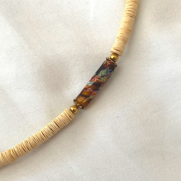 Vintage Hawaiian Petite Delicate Paper Puka Shell Floral Beaded Necklace Set - Picture 3 of 3